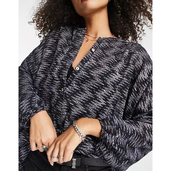 Free People Blooms For You Blouse Size XS Black Intimately Oversized Sleep Flowy - Picture 4 of 15